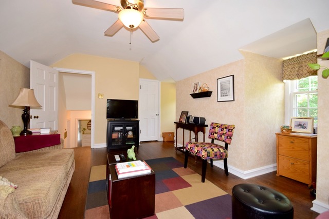 364 Nuttall Road Riverside, IL 60546 - Photo 15 of 25