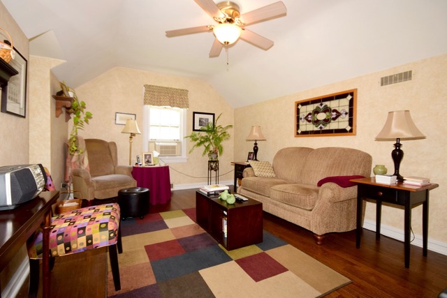 364 Nuttall Road Riverside, IL 60546 - Photo 16 of 25