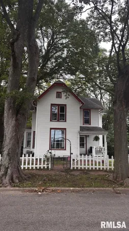 $135,000 | 30 South Ave B, Canton, IL 61520