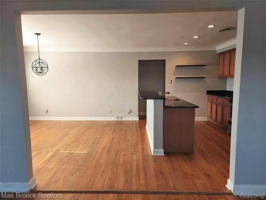 3800 Normandy Road, Unit 11 Royal Oak, MI 48073 - Photo 6 of 16
