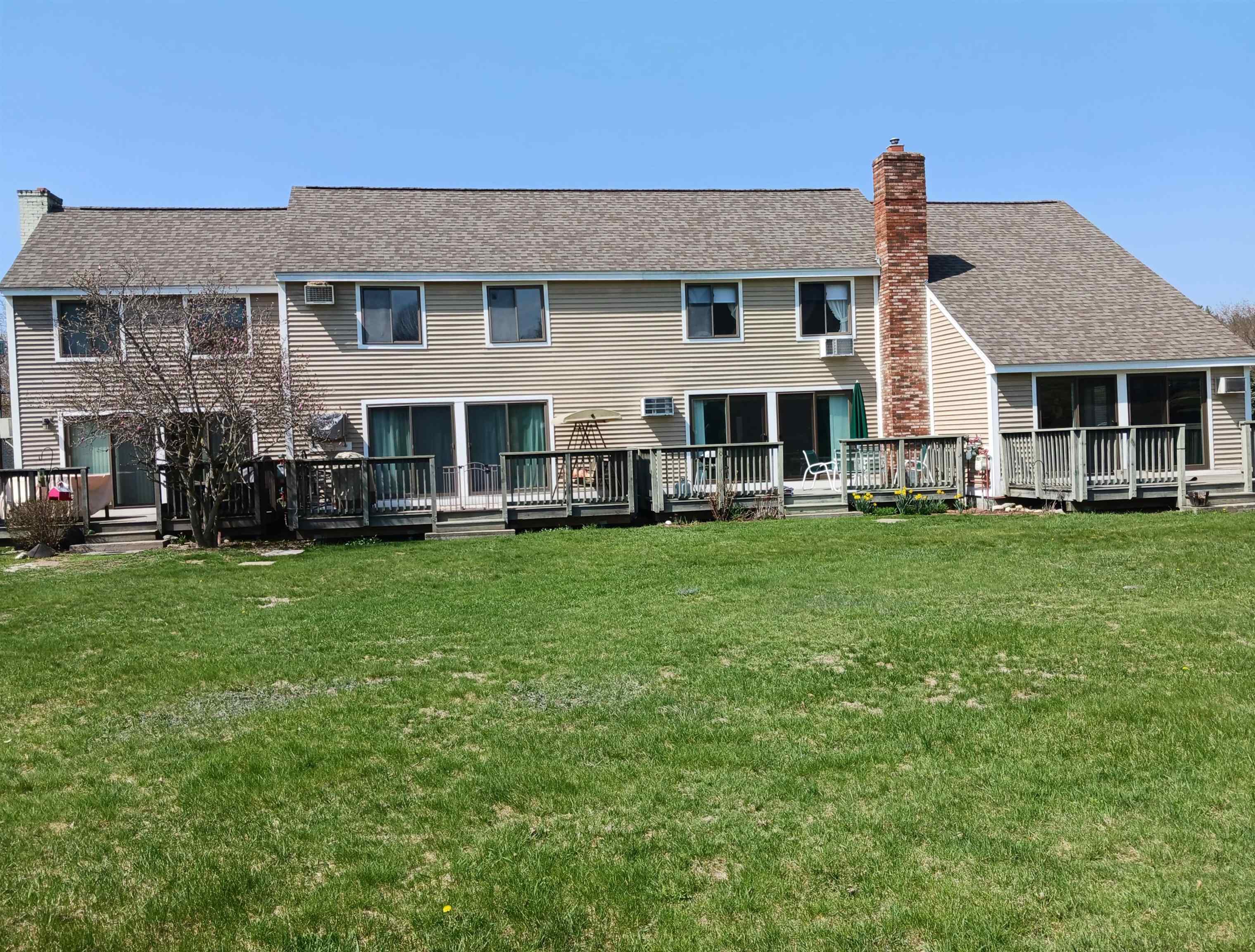 19 Boyd Road, Unit 2 Londonderry, NH 03053 - Photo 4 of 36