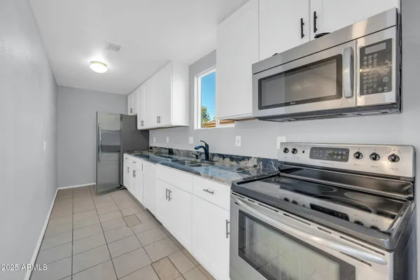 $465,000 | 9230 North 82nd Lane, Peoria, AZ 85345