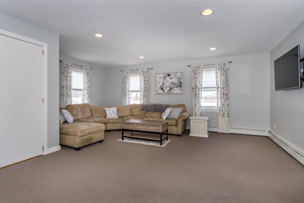 18 Pond View Road Canton, MA 02021 - Photo 9 of 30 Gallery Image 9