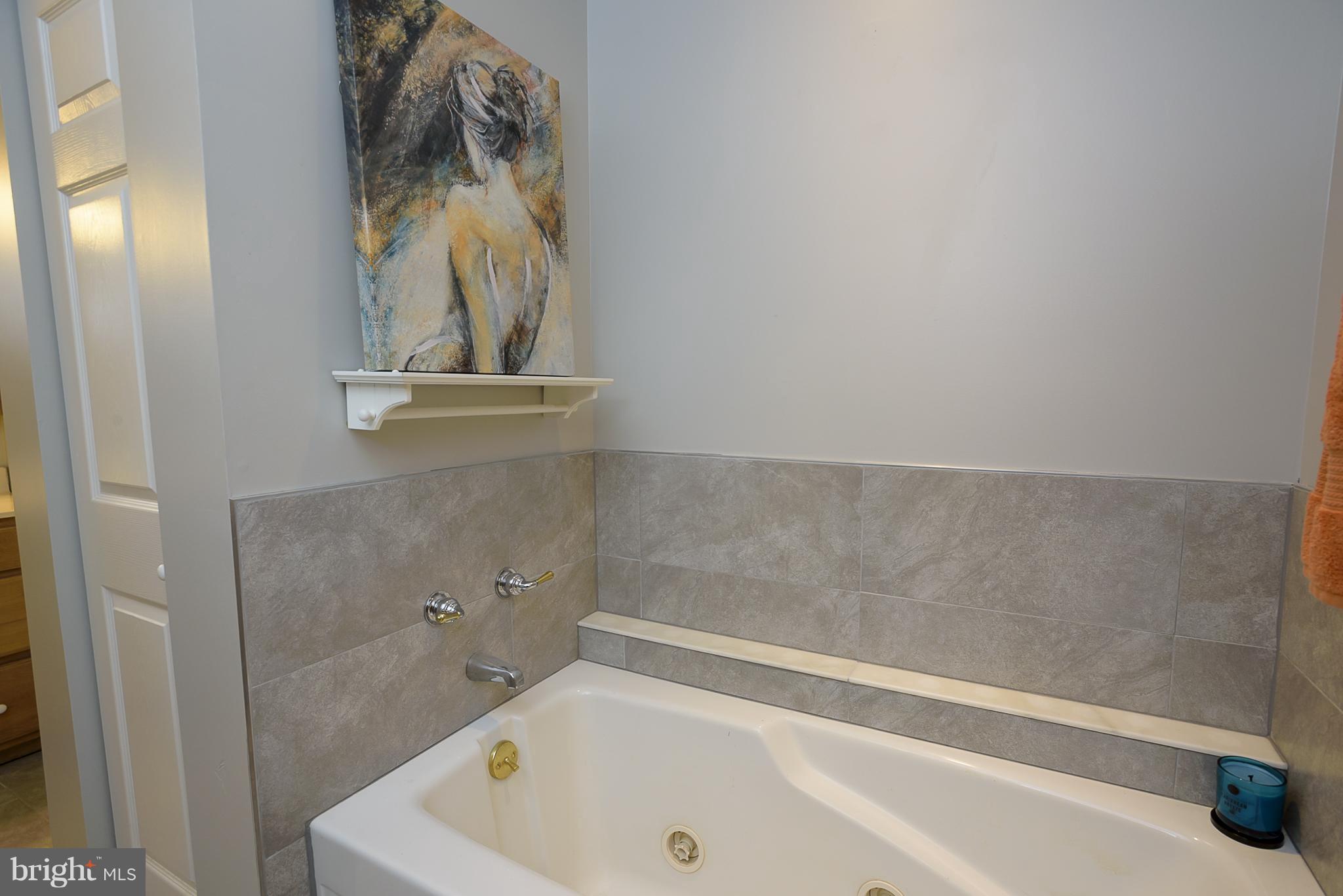 8216 Riverside Drive Pasadena, MD 21122 - Photo 18 of 30 Whirlpool tub
