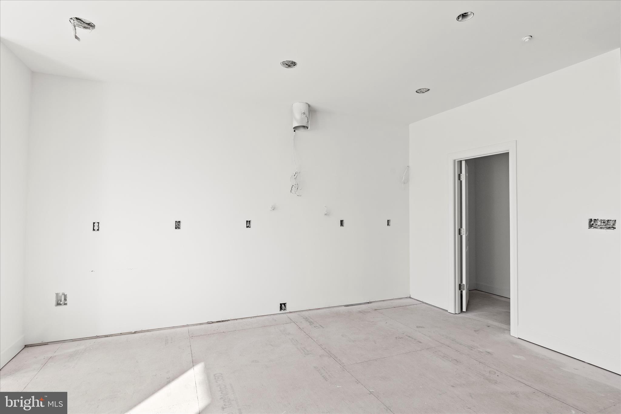 3913 St Pauls Road Manchester, MD 21102 - Photo 12 of 38 a view of an empty room