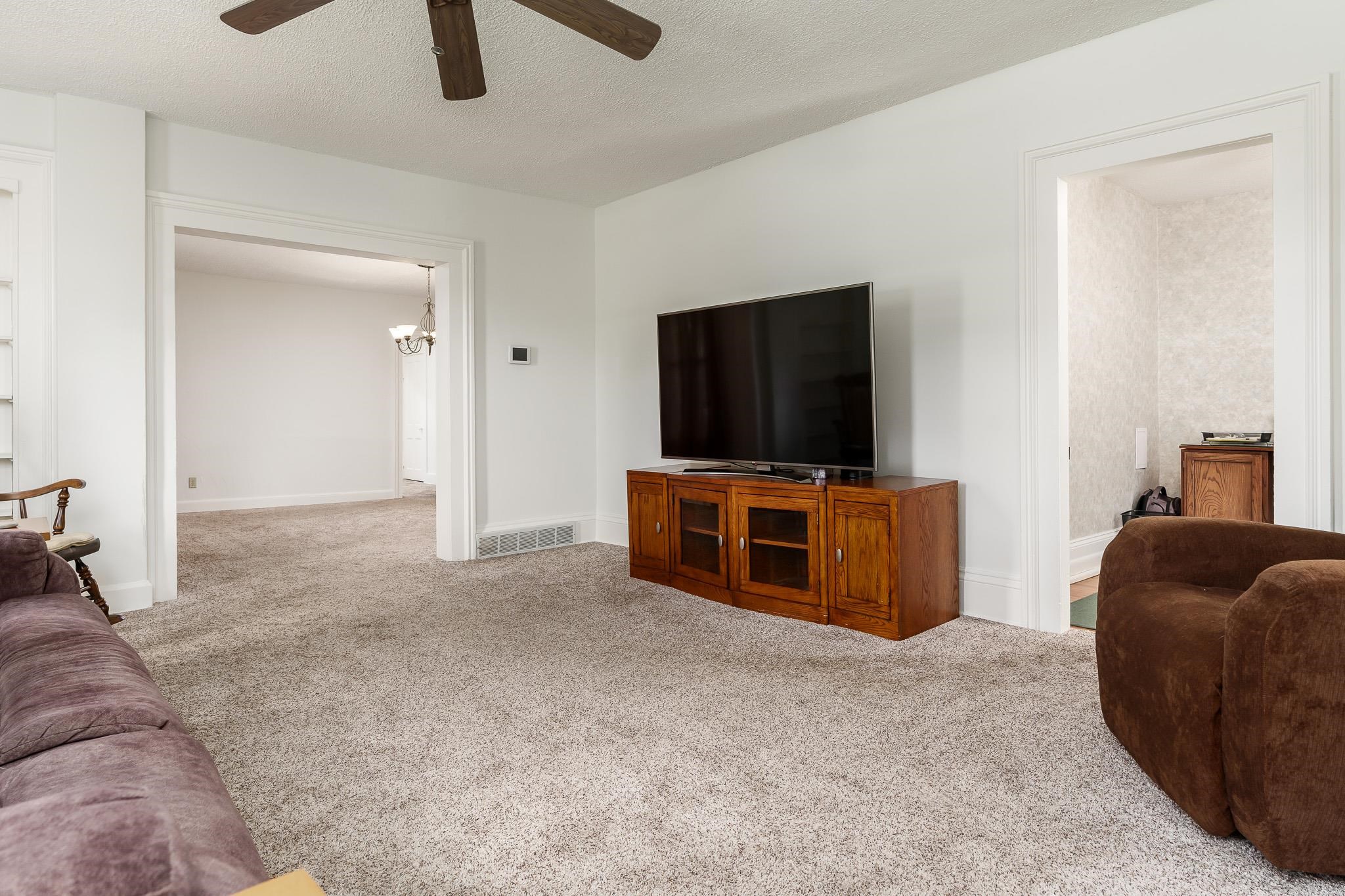 8321 Blomberg Road Cherry Valley, IL 61016 - Photo 10 of 65