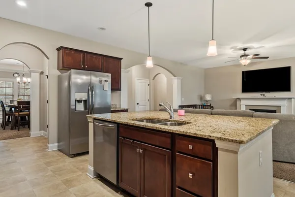 $385,000 | 107 Lee Road 2220, Smiths Station, AL 36877