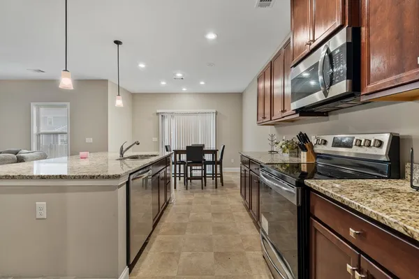 $385,000 | 107 Lee Road 2220, Smiths Station, AL 36877