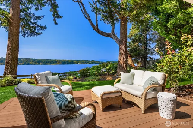 $2,330,000 | 9549 Olympus Beach Road Northeast, Bainbridge Island, WA 98110