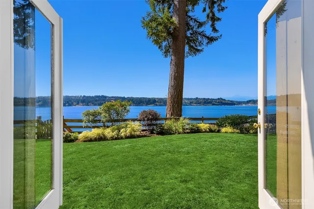 $2,330,000 | 9549 Olympus Beach Road Northeast, Bainbridge Island, WA 98110