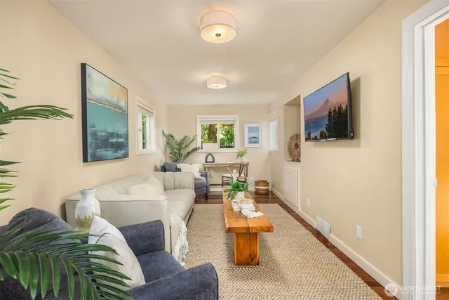 $2,330,000 | 9549 Olympus Beach Road Northeast, Bainbridge Island, WA 98110