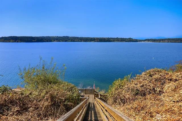 $2,330,000 | 9549 Olympus Beach Road Northeast, Bainbridge Island, WA 98110