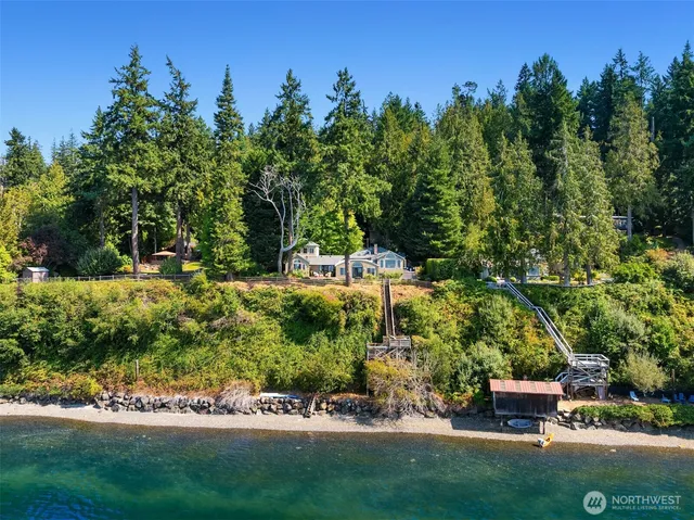 $2,330,000 | 9549 Olympus Beach Road Northeast, Bainbridge Island, WA 98110