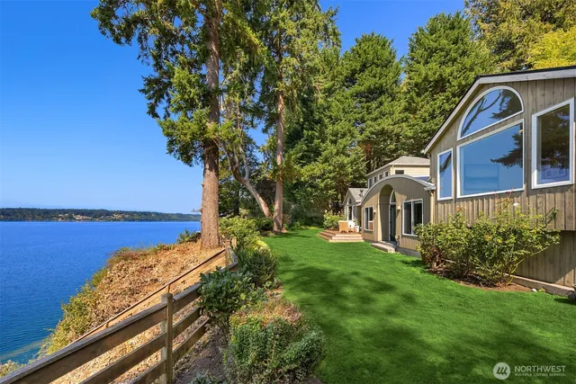 $2,330,000 | 9549 Olympus Beach Road Northeast, Bainbridge Island, WA 98110