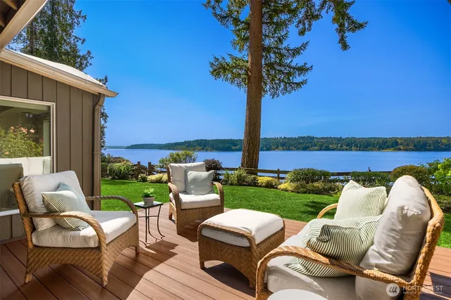 $2,330,000 | 9549 Olympus Beach Road Northeast, Bainbridge Island, WA 98110