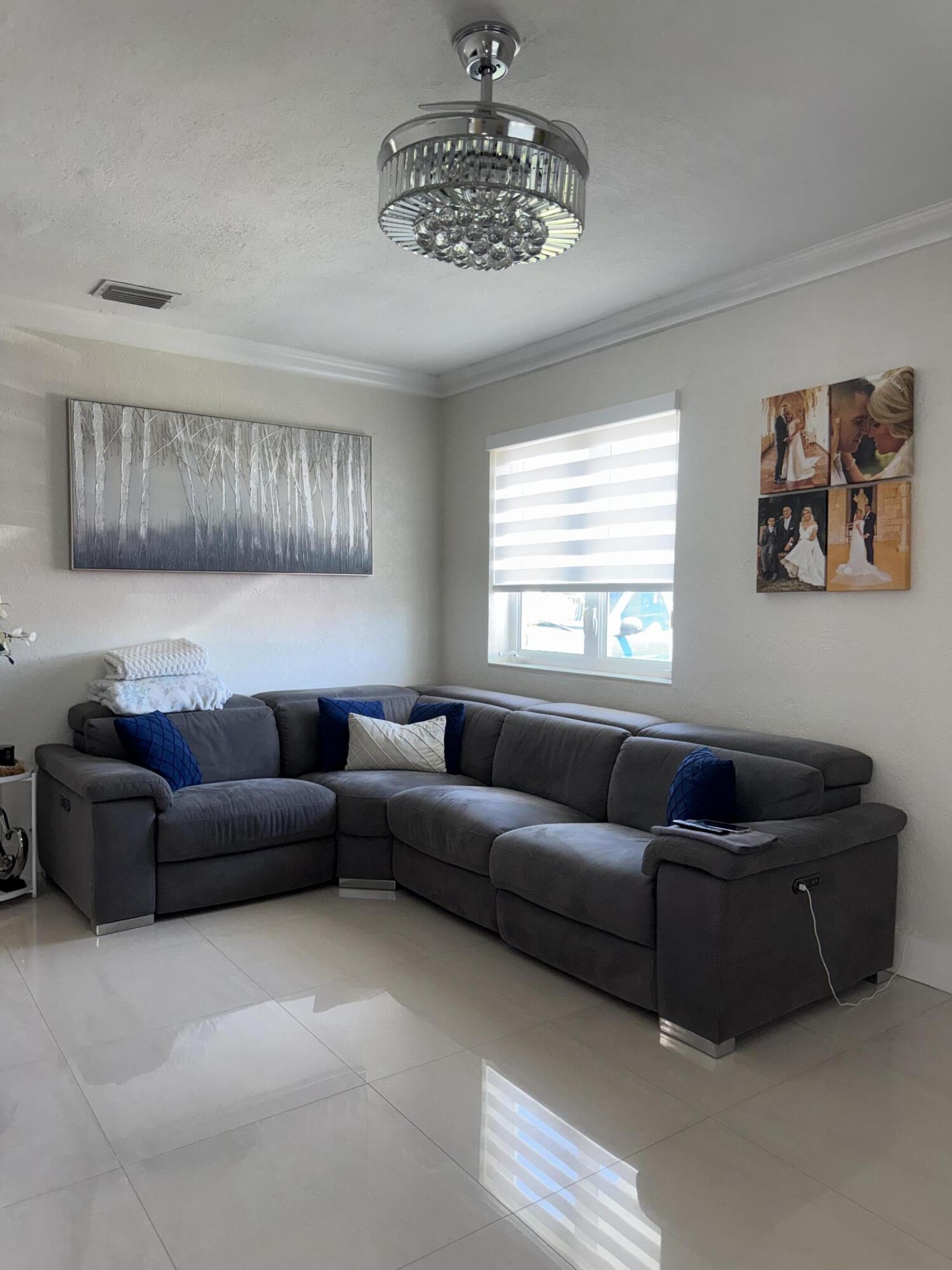 9235 Southwest 41st Street Miami, FL 33165 - Photo 17 of 63 IMG_8005