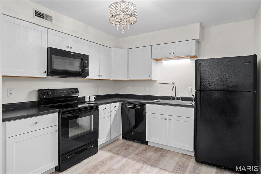 708 Ridgeside Drive, Unit C Ballwin, MO 63021 - Photo 10 of 26