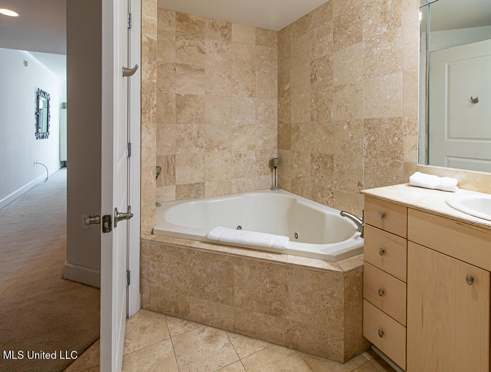 1899 Beach Boulevard, Unit 410 Biloxi, MS 39531 - Photo 16 of 35 Bathroom primary 1.2