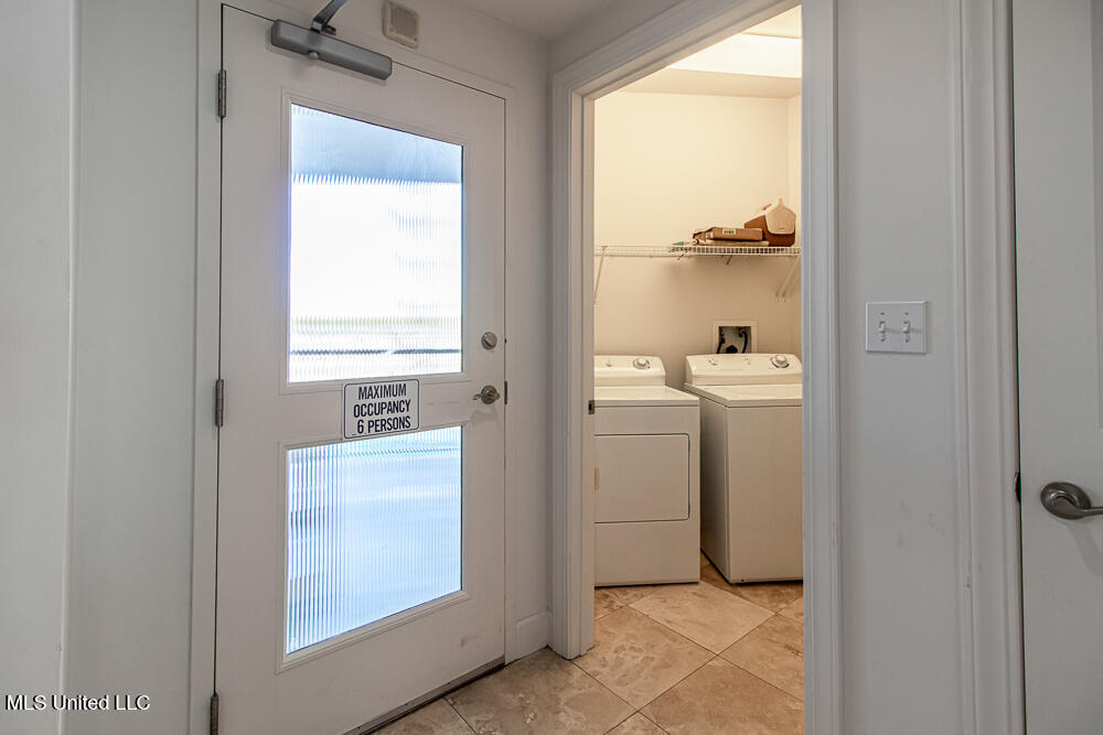 1899 Beach Boulevard, Unit 410 Biloxi, MS 39531 - Photo 21 of 35 Laundry