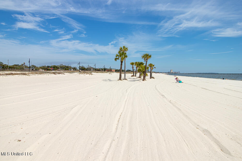 1899 Beach Boulevard, Unit 410 Biloxi, MS 39531 - Photo 28 of 35 Outside 1.13