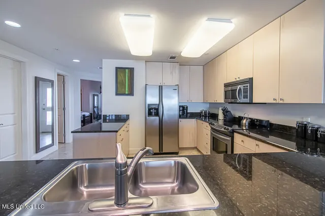 $450,000 | 1899 Beach Boulevard, Unit 410, Biloxi, MS 39531