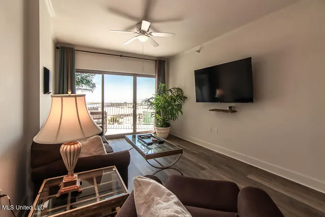 $450,000 | 1899 Beach Boulevard, Unit 410, Biloxi, MS 39531
