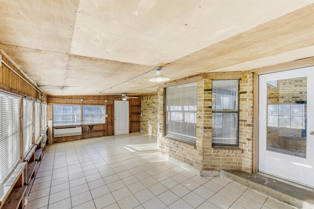 517 Kings Gate Road Willow Park, TX 76087 - Photo 20 of 28 a view of a storage & utility room