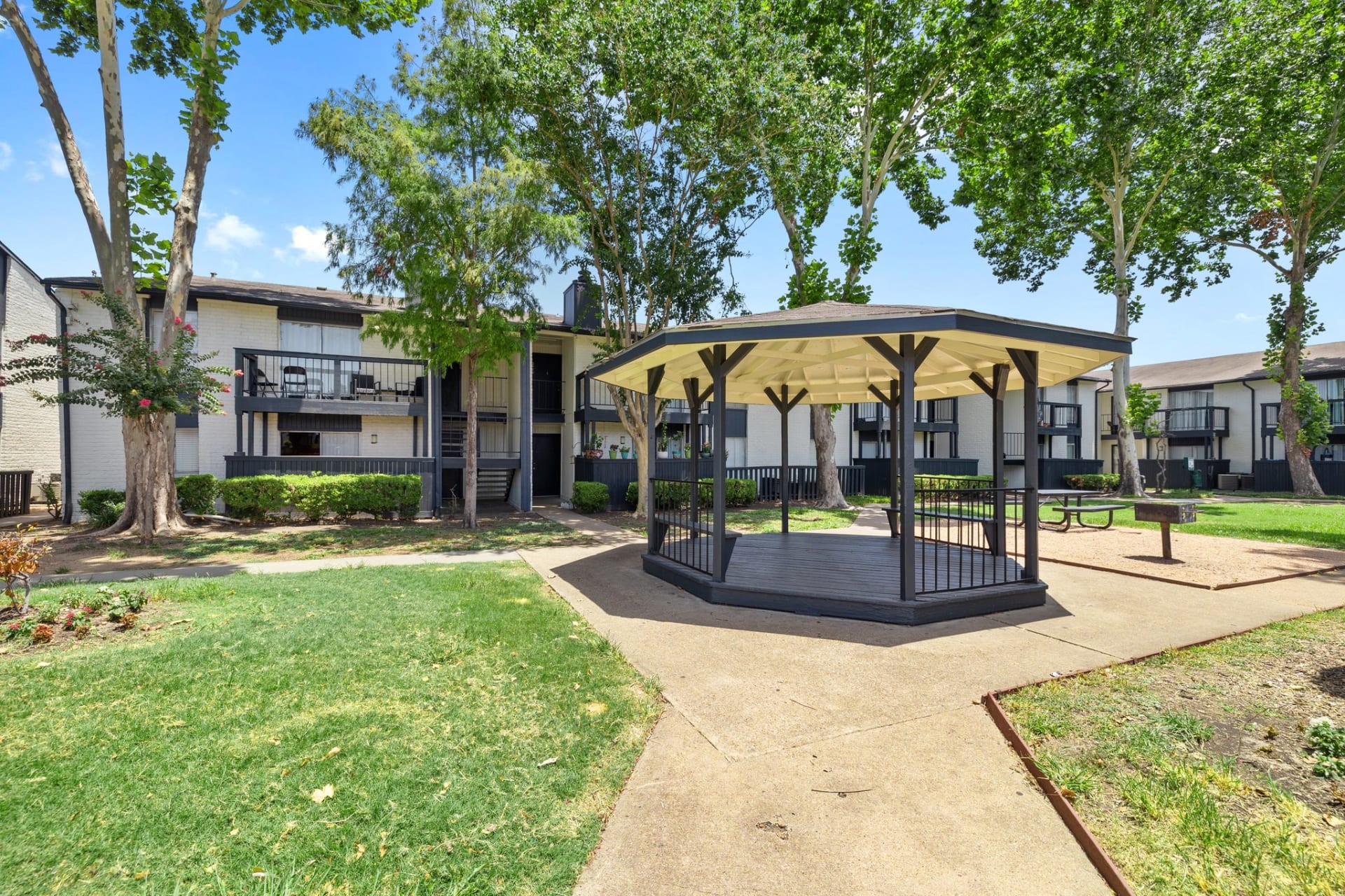 10101 Forum Park Drive, Unit 2047 Houston, TX 77036 - Photo 11 of 24 a view of a swimming pool with a patio