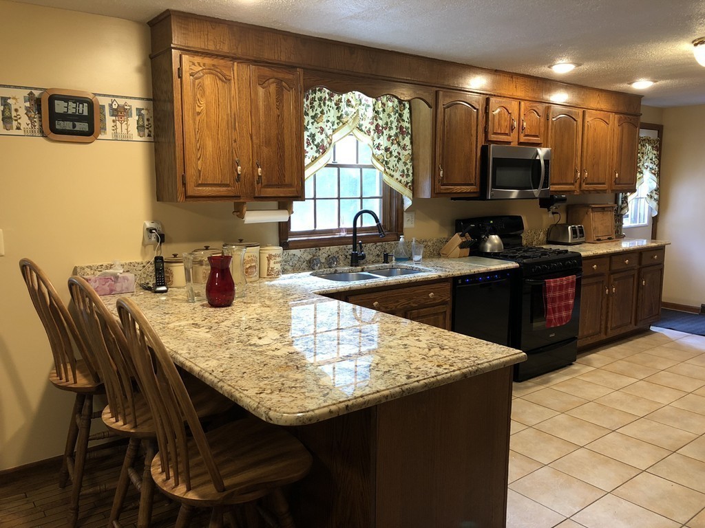 139 Norris Road Tyngsborough, MA 01879 - Photo 8 of 30 Gallery Image 8