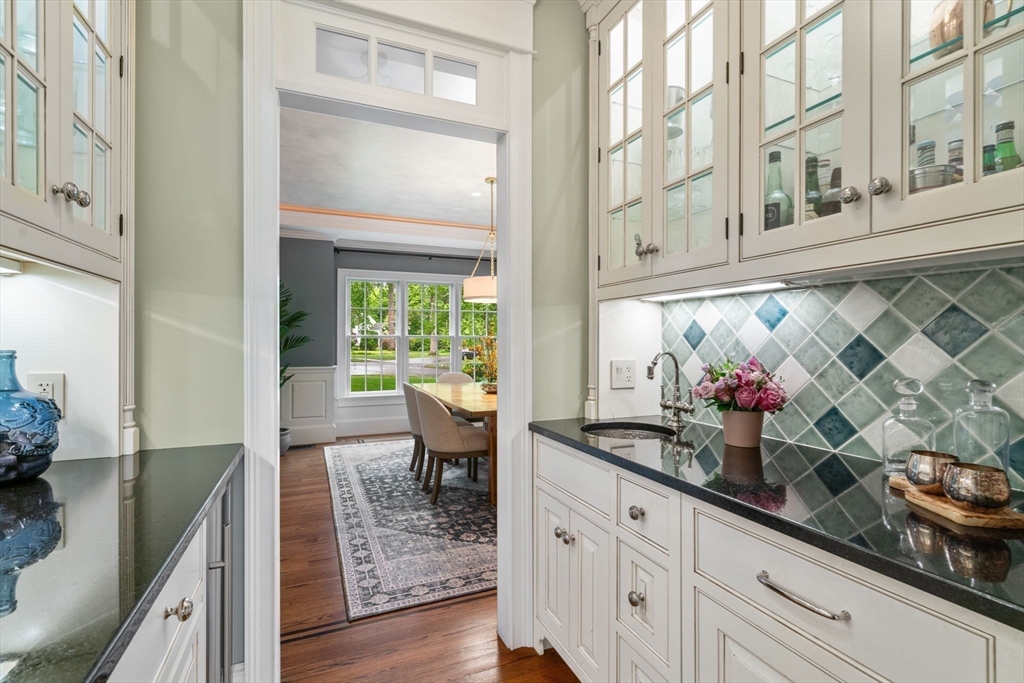 200 Edgewater Drive Needham, MA 02492 - Photo 8 of 41