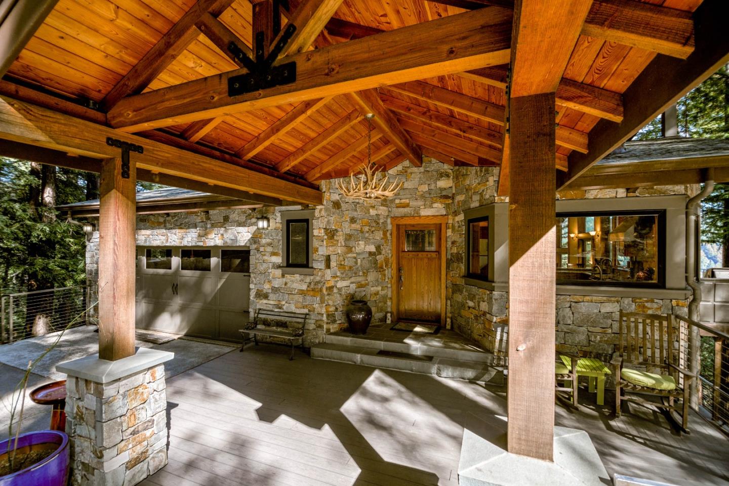 18765 Favre Ridge Road Los Gatos, CA 95033 - Photo 3 of 45 a room with gym equipment