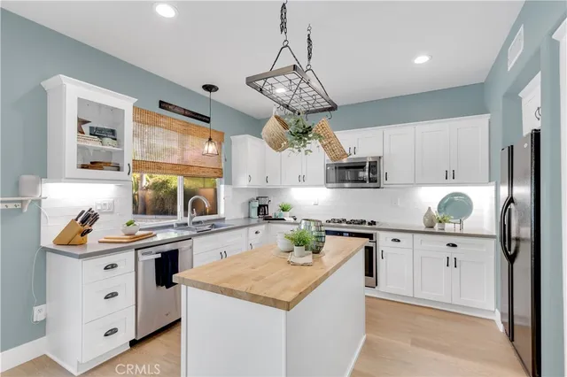 $1,649,000 | 8 Style Drive, Aliso Viejo, CA 92656