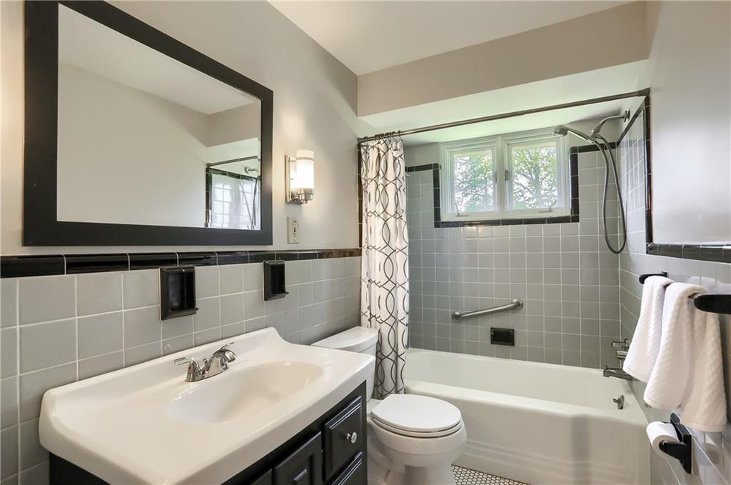 803 Wible Run Road Pittsburgh, PA 15209 - Photo 13 of 21
