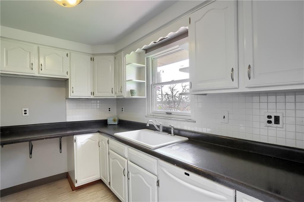 803 Wible Run Road Pittsburgh, PA 15209 - Photo 6 of 21