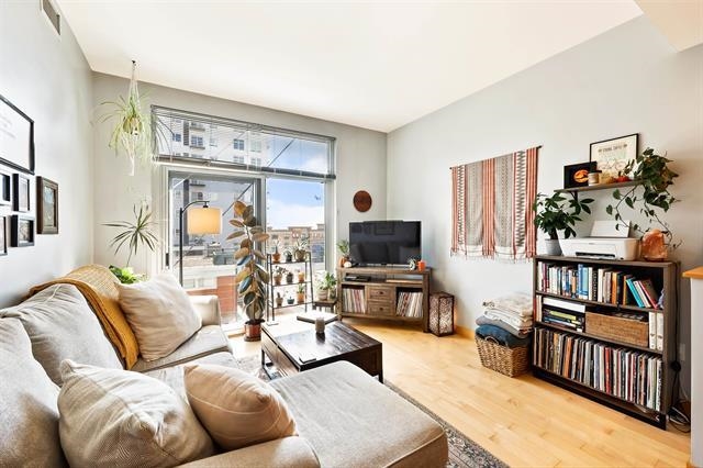 309 West Washington Avenue, Unit 502 Madison, WI 53703 - Photo 2 of 13