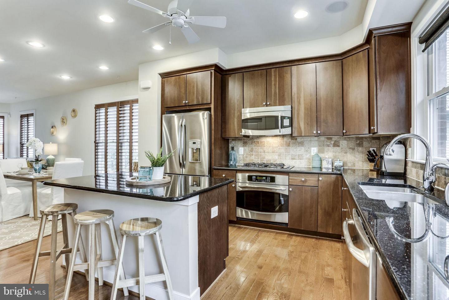 419 K Street Southeast Washington, DC 20003 - Photo 7 of 27 BRIGHT OPEN KITCHEN