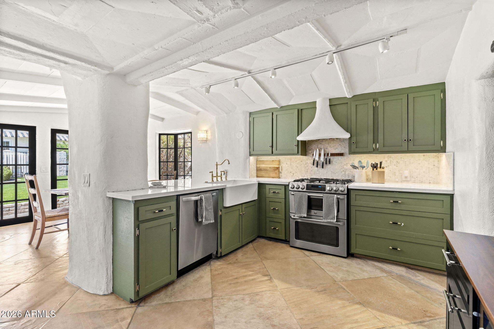 5710 East Camelback Road Phoenix, AZ 85251 - Photo 11 of 47 Kitchen