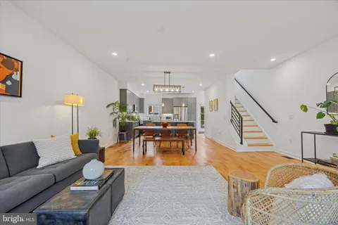 $575,000 | 7005 Pipers Glen Way, Philadelphia, PA 19119