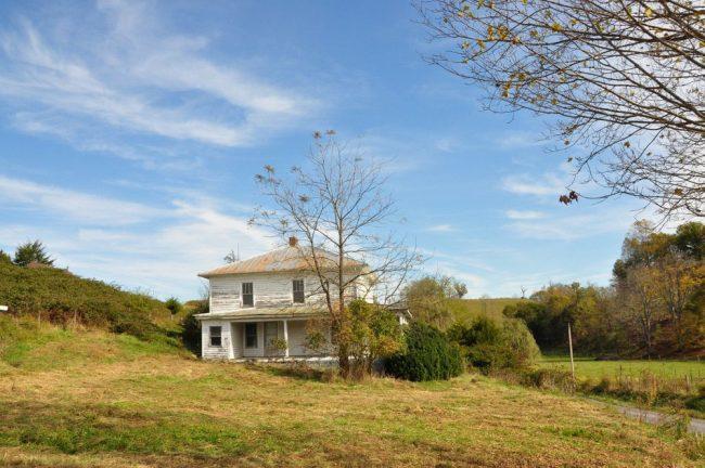 4095 Laurel Creek Road Union, WV 24983 - Photo 22 of 44 Gallery Image 22