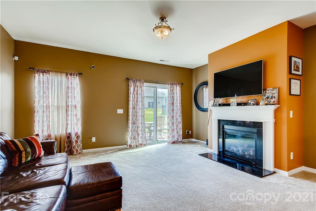 10831 Greenhead View Road Charlotte, NC 28262 - Photo 3 of 26 Gallery Image 3