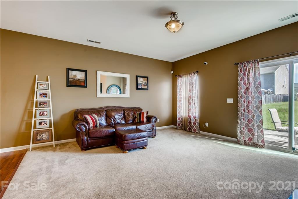 10831 Greenhead View Road Charlotte, NC 28262 - Photo 4 of 26 Gallery Image 4