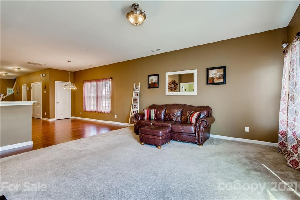 10831 Greenhead View Road Charlotte, NC 28262 - Photo 5 of 26 Gallery Image 5