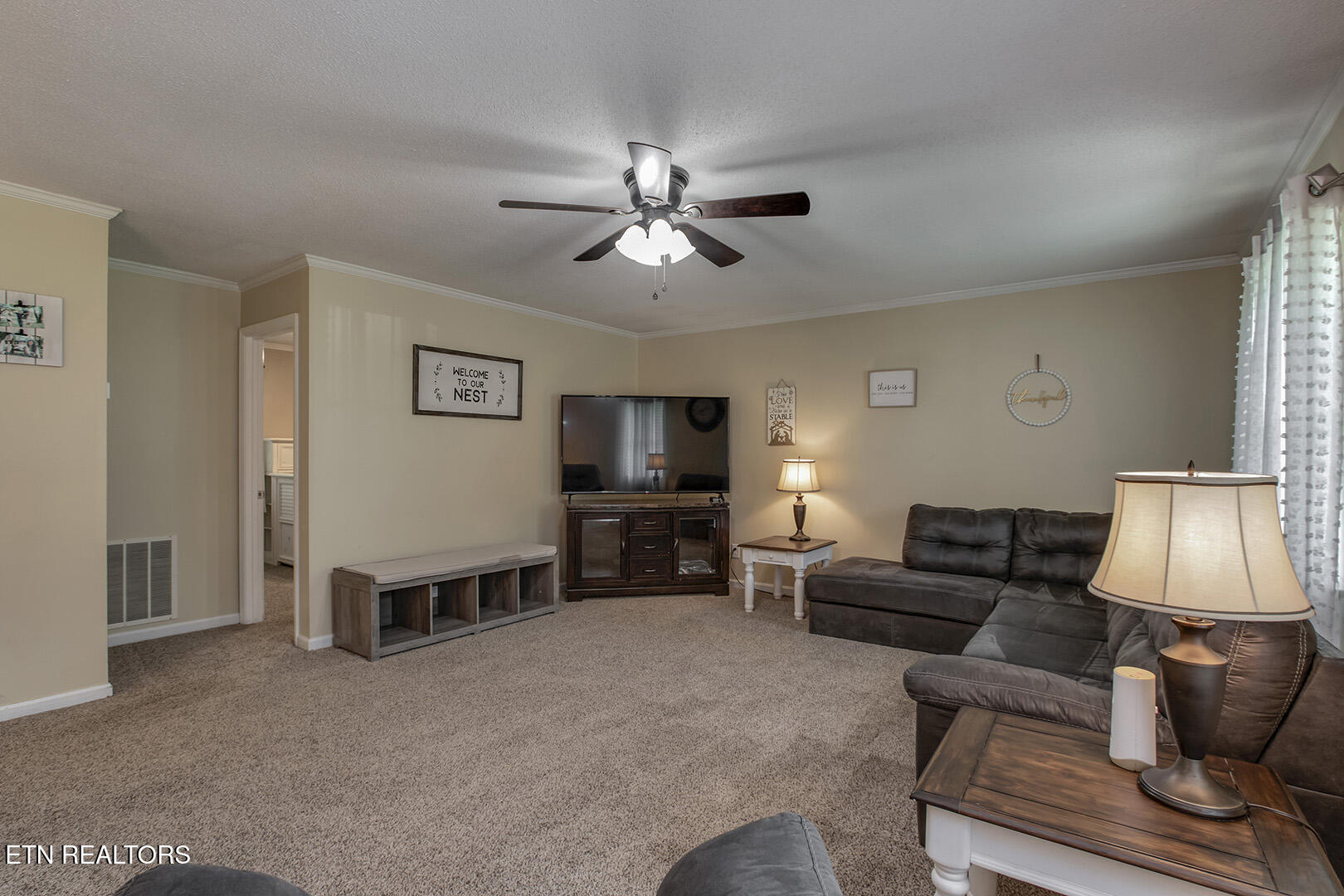 145 Van Stowe Road Harriman, TN 37748 - Photo 30 of 60 30_VanStoweRoad_145_Living04