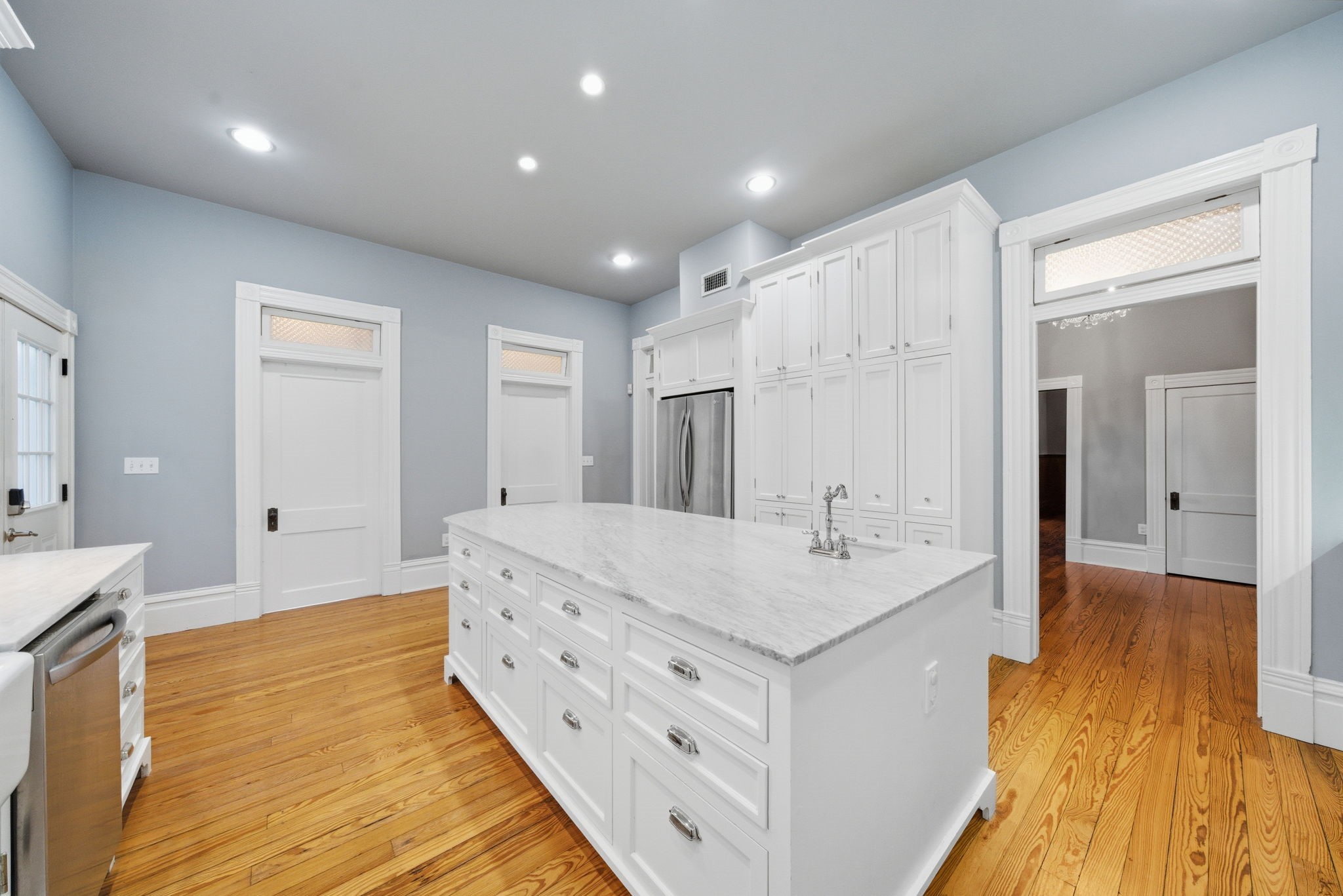 1818 Decatur Street Houston, TX 77007 - Photo 15 of 48 a spacious bathroom with a double vanity sink and a mirror