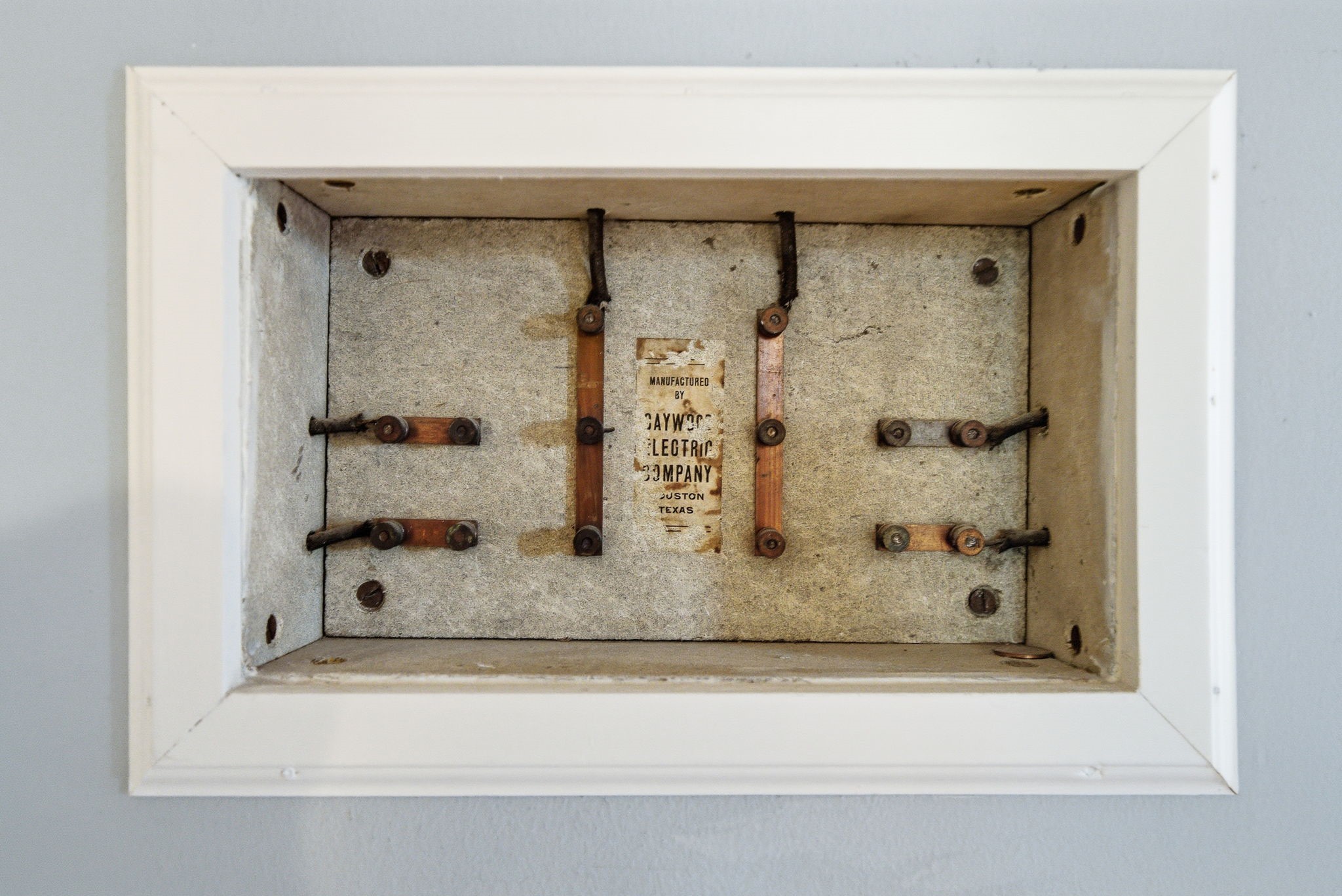 1818 Decatur Street Houston, TX 77007 - Photo 33 of 48 a bathroom with a shower