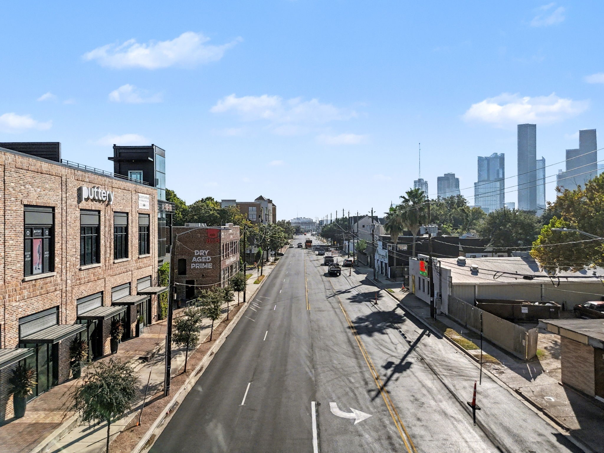1818 Decatur Street Houston, TX 77007 - Photo 43 of 48 a view of a terrace with sitting area