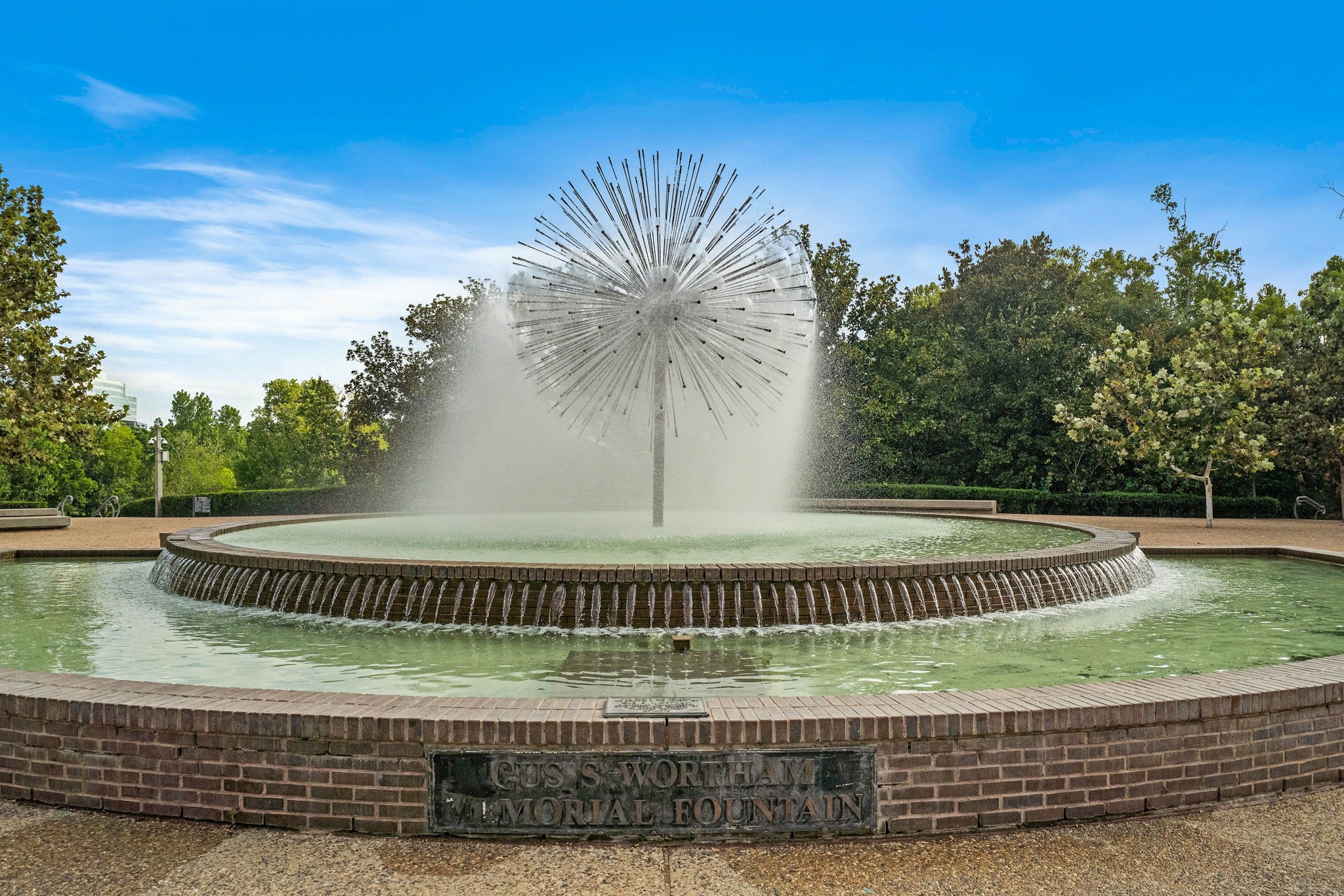 1818 Decatur Street Houston, TX 77007 - Photo 45 of 48 a view of a house with a balcony