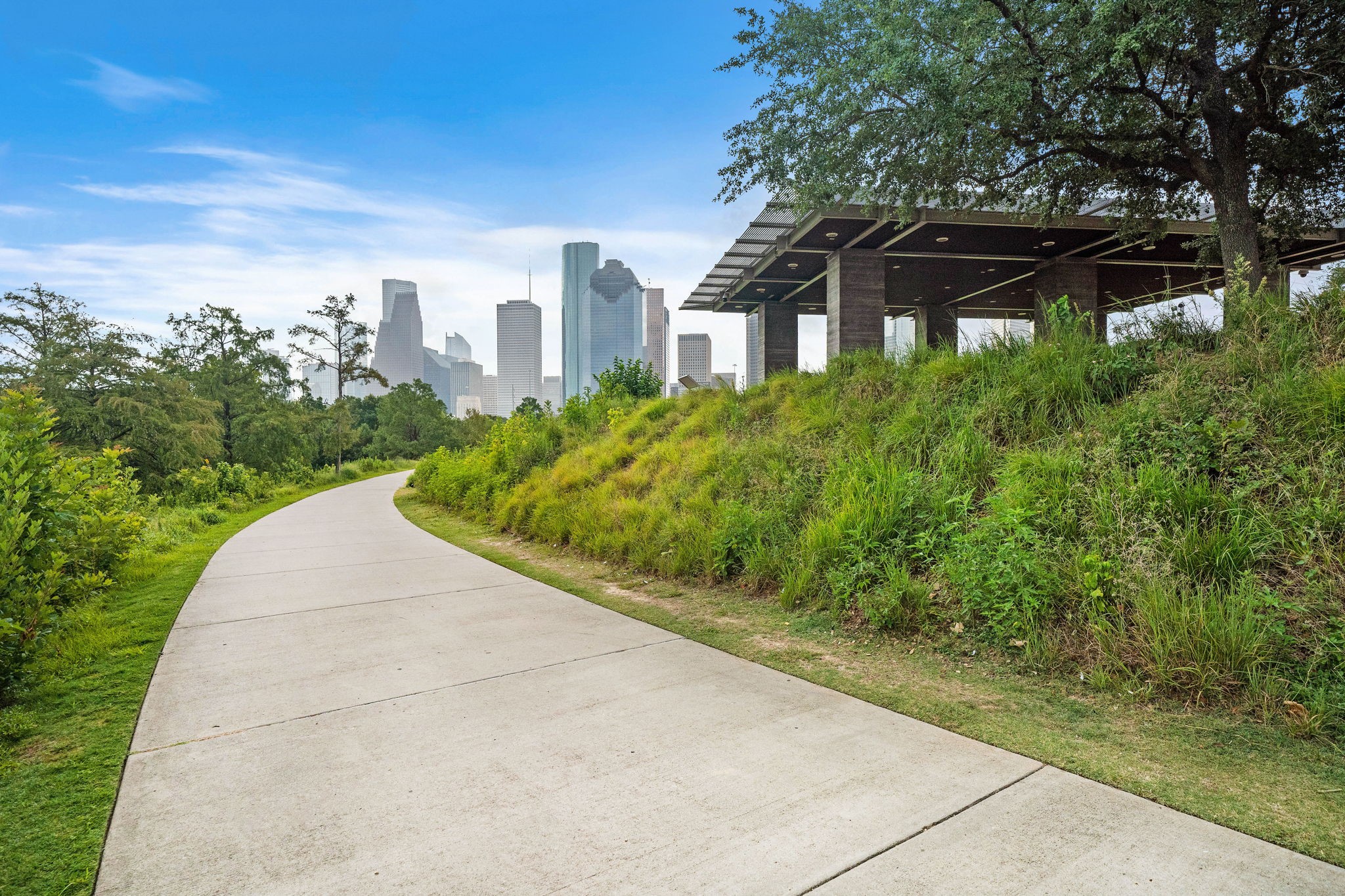 1818 Decatur Street Houston, TX 77007 - Photo 48 of 48 a view of a garden with a bench