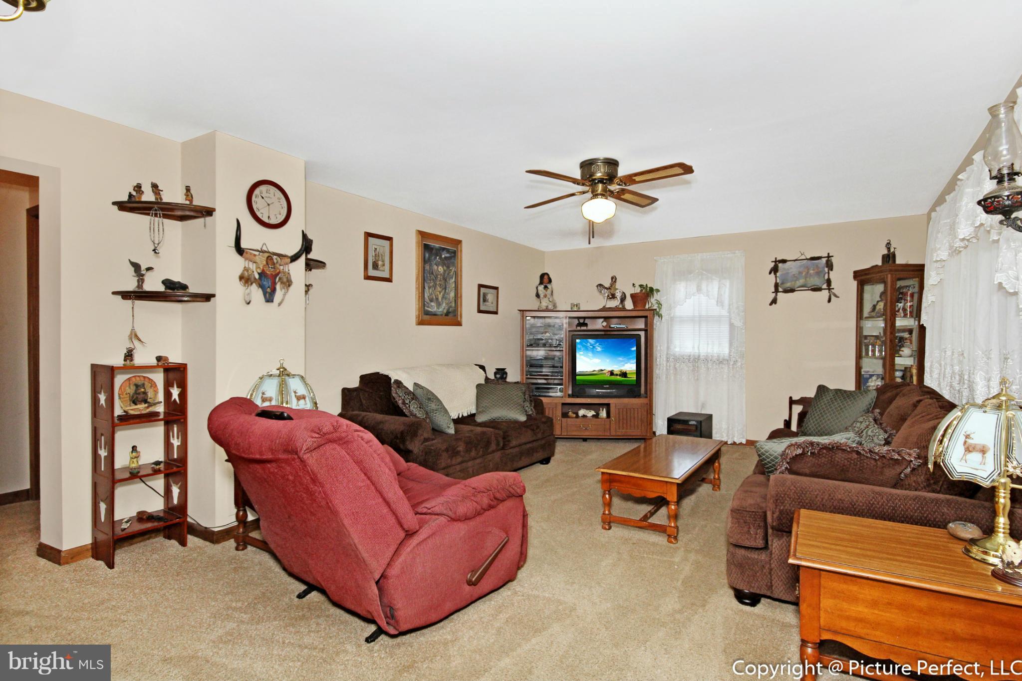 4239 Chestnut Grove Road Keedysville, MD 21756 - Photo 14 of 25 Living Room