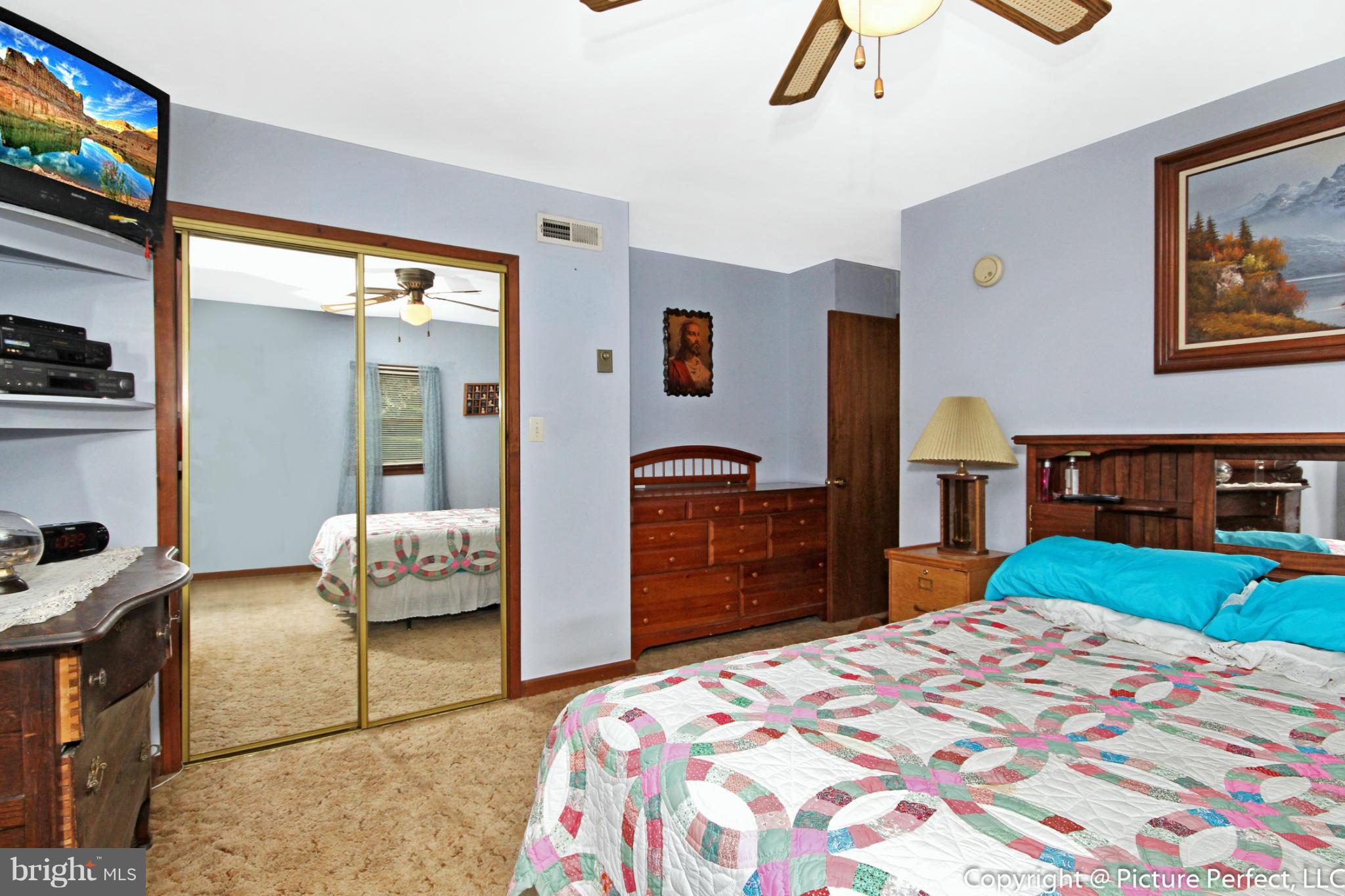 4239 Chestnut Grove Road Keedysville, MD 21756 - Photo 17 of 25 Bedroom (Master)